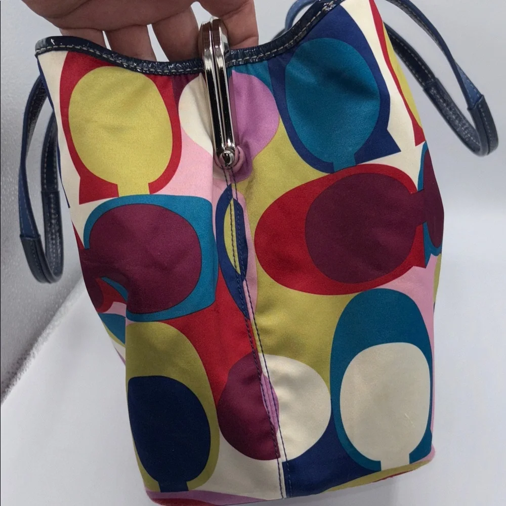 Coach Colorful Signature Scarf Print Framed Carryall Shoulder Kiss Lock Bag - Picture 8 of 12